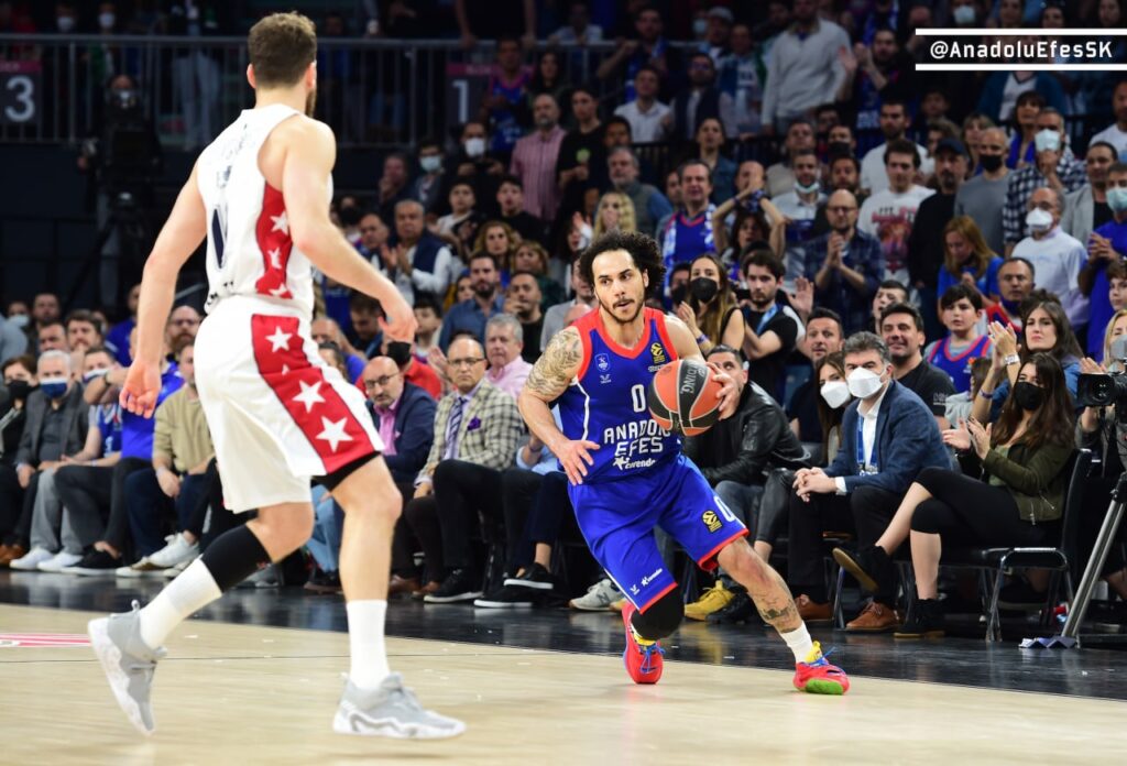 Larkin efes milano eurolega